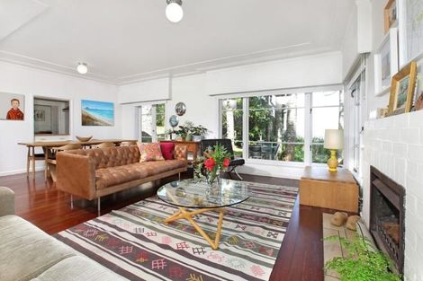 Photo of property in 108 Scenic Drive, Titirangi, Auckland, 0604
