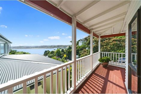 Photo of property in 20 Hungerford Road, Lyall Bay, Wellington, 6022