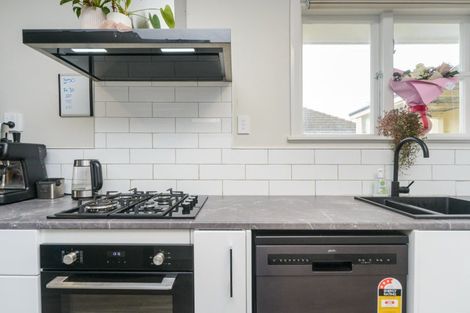 Photo of property in 35 Cardiff Street, Awapuni, Palmerston North, 4412