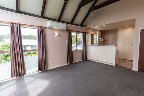 Photo of property in 104a Allington Road, Karori, Wellington, 6012