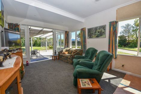 Photo of property in 258 High Street North, Carterton, 5713