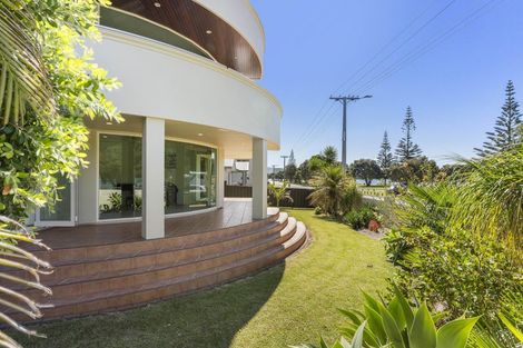 Photo of property in 301 Beach Road, Whangamata, 3620