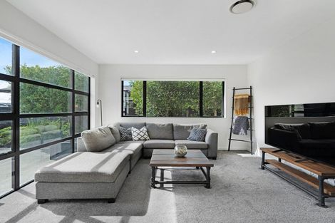 Photo of property in 26 Papa Orchard Drive, Kumeu, 0810