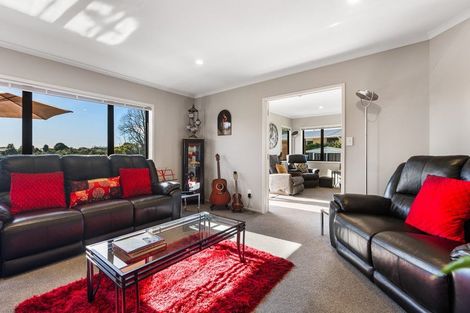 Photo of property in 22 Truby King Street, Merrilands, New Plymouth, 4312