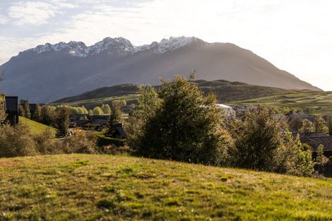 Photo of property in 11 Rannoch Drive, Jacks Point, Queenstown, 9371