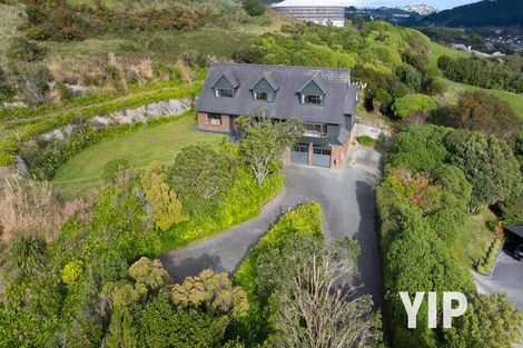 Photo of property in 85 Woodman Drive, Tawa, Wellington, 5028
