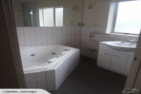 Photo of property in 50b Seaton Road, Murrays Bay, Auckland, 0630