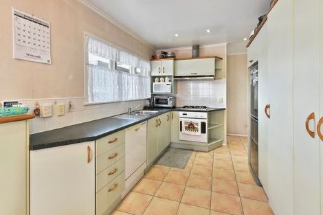 Photo of property in 6 Lansdown Avenue, Papatoetoe, Auckland, 2025