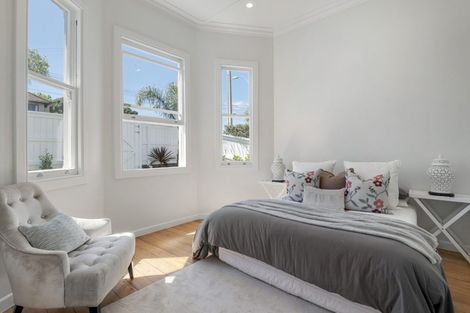 Photo of property in 95 Vauxhall Road, Devonport, Auckland, 0624