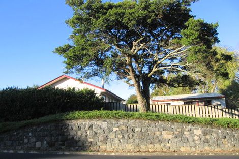 Photo of property in 4 De Havilland Drive, Goodwood Heights, Auckland, 2105