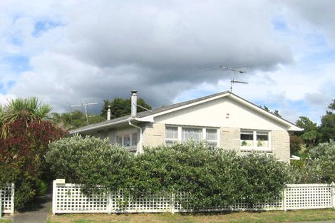 Photo of property in 86f2- Clouston Park Road, Clouston Park, Upper Hutt, 5018