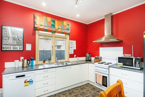 Photo of property in 41 Rangitane Street, Palmerston North, 4414