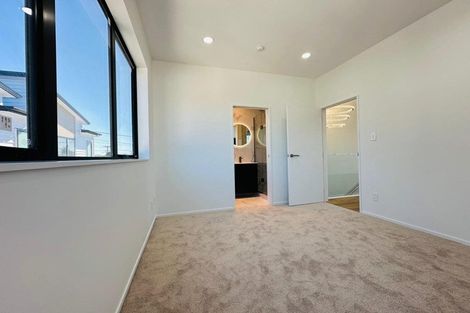 Photo of property in 1c Edwards Avenue, Henderson, Auckland, 0610