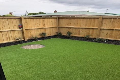 Photo of property in 4/9 Marlene Avenue, Te Atatu South, Auckland, 0610