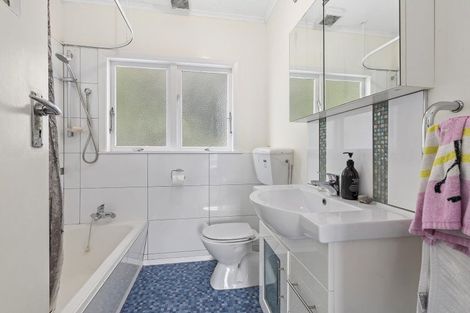 Photo of property in 81 Severn Street, Island Bay, Wellington, 6023