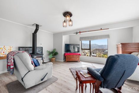 Photo of property in 12 Roman Close, Silverstream, Upper Hutt, 5019