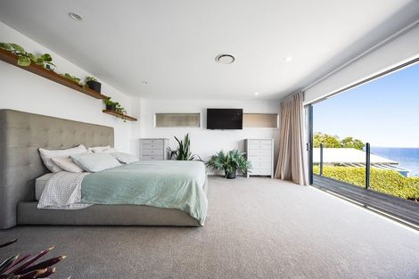 Photo of property in 5a Clifton Road, Browns Bay, Auckland, 0630