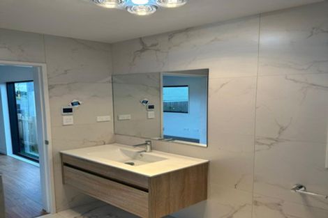 Photo of property in 723a Massey Road, Mangere, Auckland, 2022