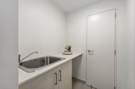 Photo of property in 10/48 Marine Parade, Mount Maunganui, 3116