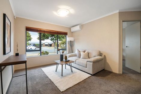 Photo of property in 35 Milbrook Place, Chartwell, Hamilton, 3210