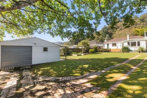 Photo of property in 49 Hine Road, Wainuiomata, Lower Hutt, 5014
