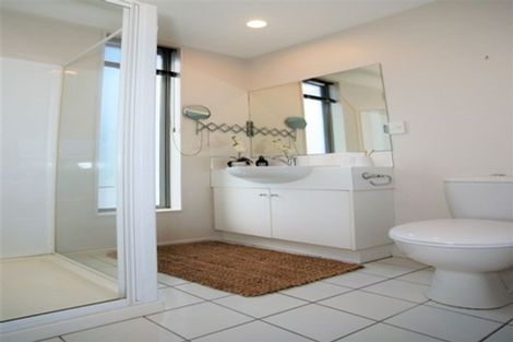 Photo of property in 35 Oakford Close, Riccarton, Christchurch, 8011