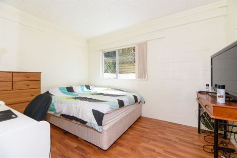Photo of property in 27 Crompton Road, Massey, Auckland, 0614