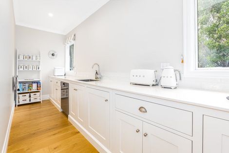 Photo of property in 35a Awanui Drive, Waikanae, 5036