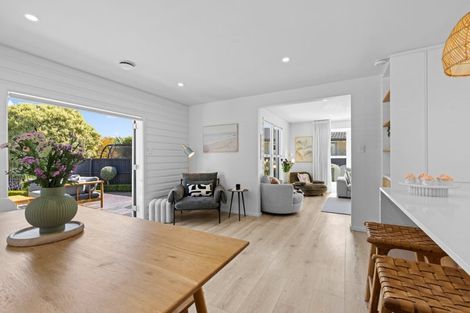 Photo of property in 21 Woodstock Place, Russley, Christchurch, 8042