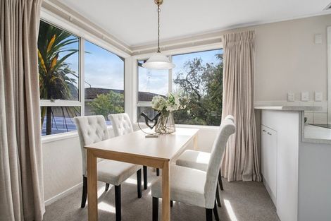 Photo of property in 1 Wanita Place, Totara Vale, Auckland, 0629