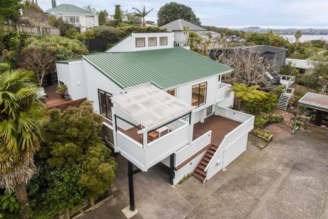 Photo of property in 2/24 Colonial Road, Birkenhead, Auckland, 0626