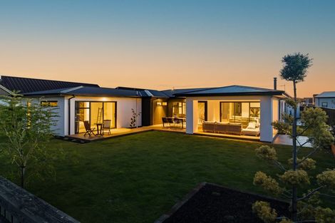 Photo of property in 19 Frank Ernest Crescent, Prebbleton, 7676