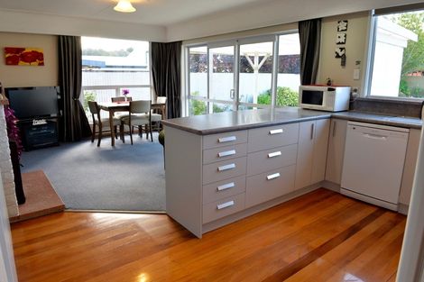 Photo of property in 16 Sandringham Street, Oamaru North, Oamaru, 9400