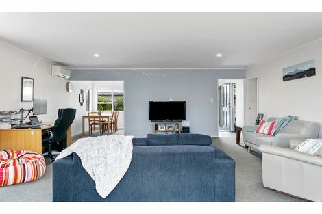 Photo of property in 2/35 Otupai Street, Two Mile Bay, Taupo, 3330