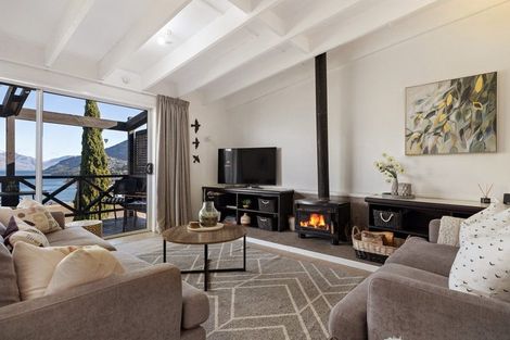 Photo of property in 37-39 Hallenstein Street, Queenstown, 9300