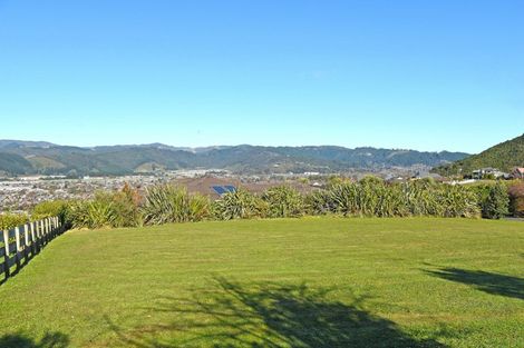 Photo of property in 55 Percy Kinsman Crescent, Riverstone Terraces, Upper Hutt, 5018