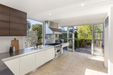 Photo of property in 100a Glandovey Road, Fendalton, Christchurch, 8052
