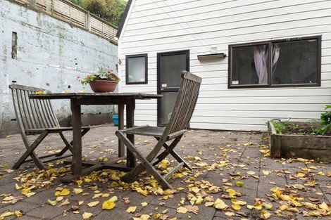 Photo of property in 24f2 Akatea Street, Berhampore, Wellington, 6023