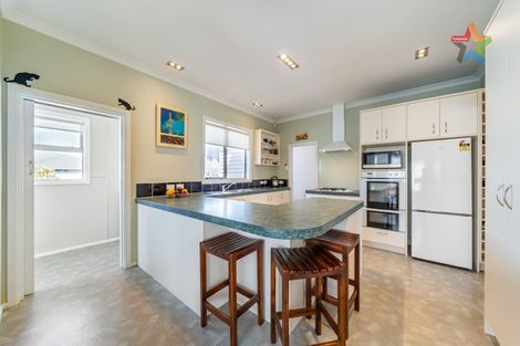 Photo of property in 17 Stellin Street, Boulcott, Lower Hutt, 5011
