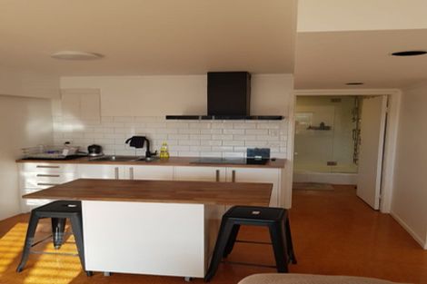 Photo of property in 5 Madison Place, Forrest Hill, Auckland, 0620