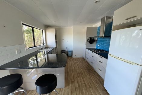 Photo of property in 31 Sunhaven Drive, Newlands, Wellington, 6037