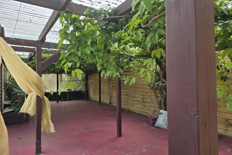 Photo of property in 17 Pomaria Road, Henderson, Auckland, 0610