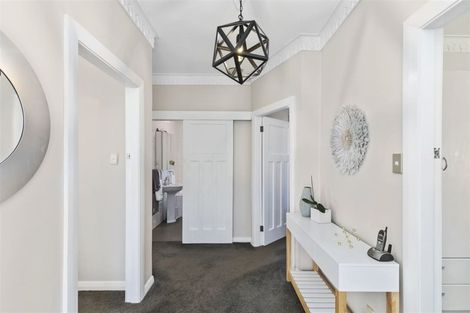 Photo of property in 16 Ranui Crescent, Khandallah, Wellington, 6035