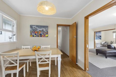 Photo of property in 52 Chester Road, Tawa, Wellington, 5028