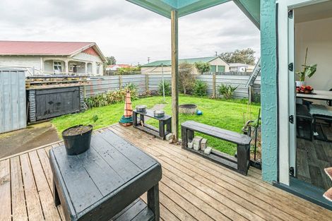 Photo of property in 200 Puriri Street, Castlecliff, Whanganui, 4501