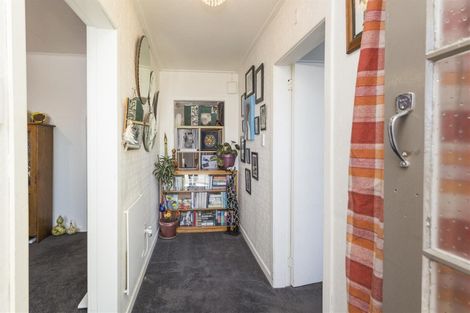 Photo of property in 2 Maunder Street, Marton, 4710