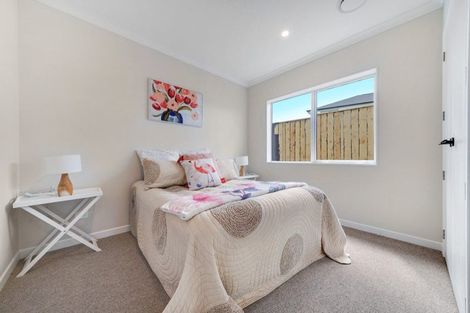Photo of property in 52 Emerald Avenue, Rosehill, Papakura, 2113