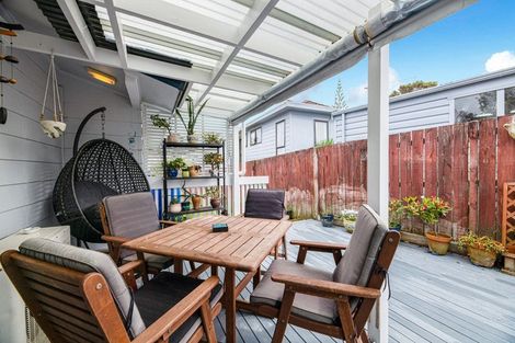 Photo of property in 204 Solar Road, Glen Eden, Auckland, 0602