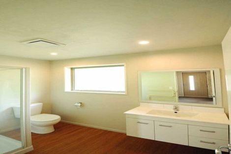 Photo of property in 48 Thackeray Place, Waltham, Christchurch, 8023