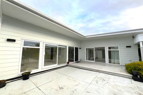 Photo of property in 52 Seaview Road, Paremata, Porirua, 5024